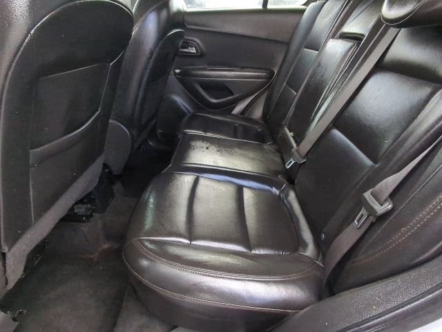 Used 2021 Chevrolet Trax LT w/ Premium Seat Package AWD/4WD image 17