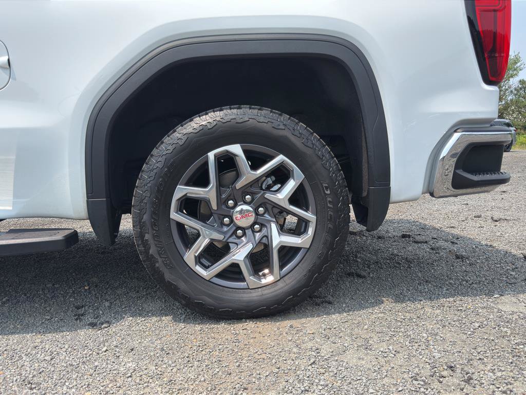 Used 2025 GMC Sierra 1500 SLT w/ SLT Premium Package AWD/4WD image 28