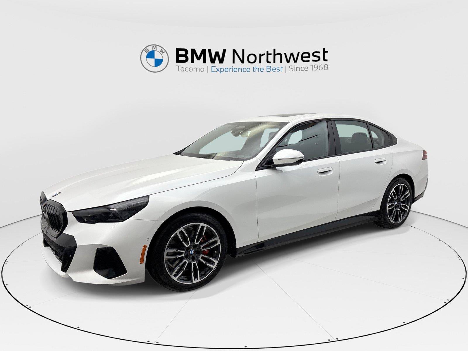 Used 2026 BMW 530i xDrive w/ M Sport Package AWD/4WD image 1