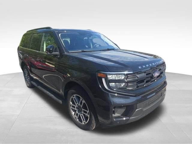 Used 2025 Ford Expedition Active AWD/4WD image 8