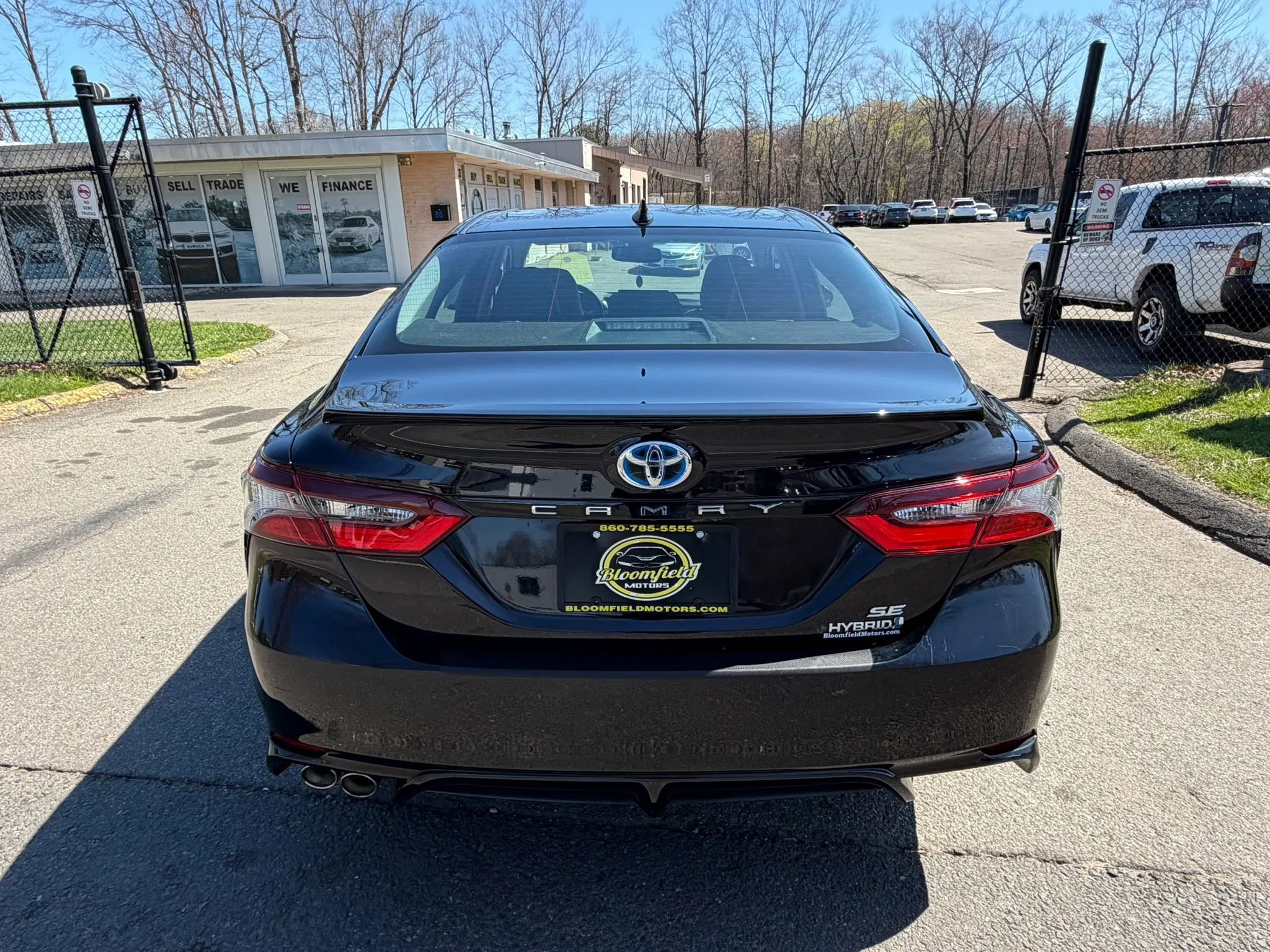 Used 2021 Toyota Camry SE w/ Audio Upgrade Package FWD image 6
