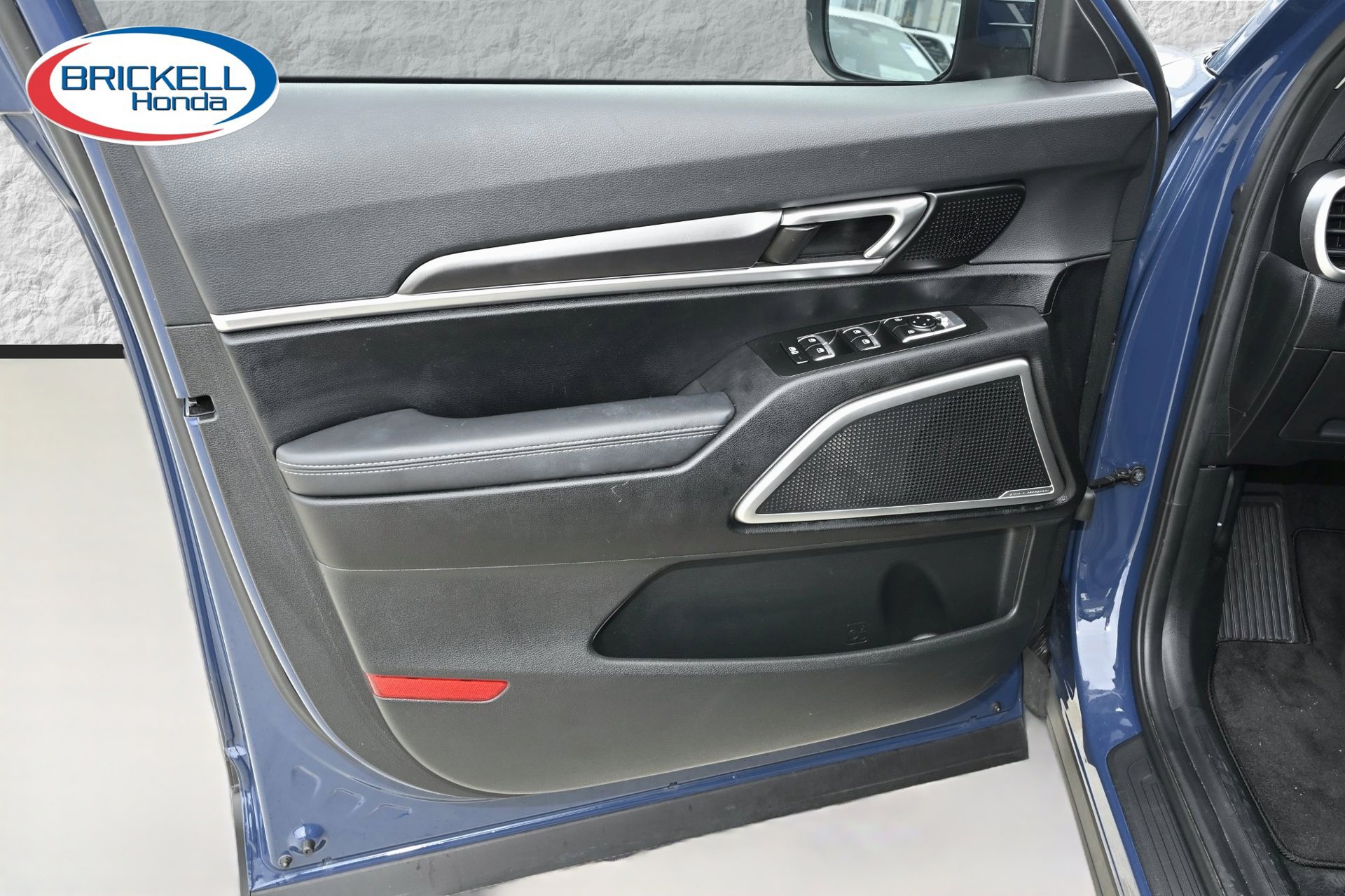 Used 2023 Kia Telluride S w/ S Sunroof Package FWD image 23