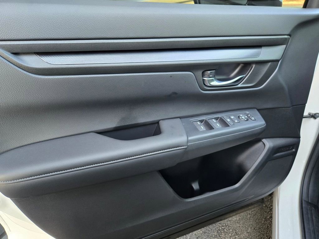 Used 2025 Honda CR-V LX image 17