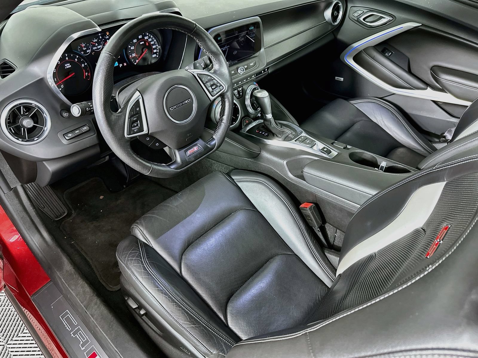 Used 2016 Chevrolet Camaro SS RWD image 25