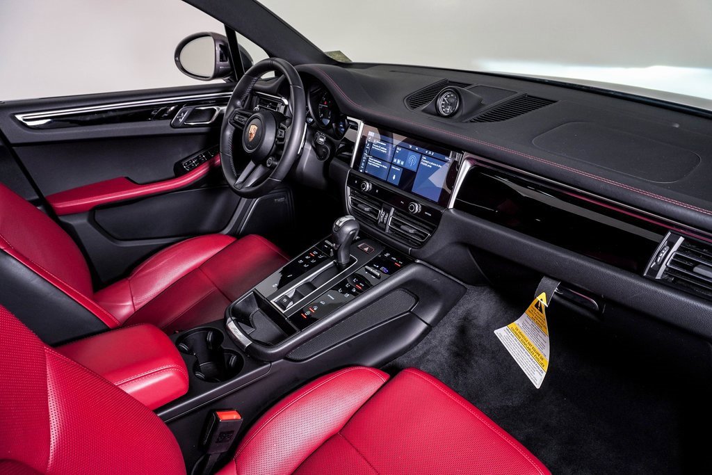 Certified 2023 Porsche Macan Turbo image 14