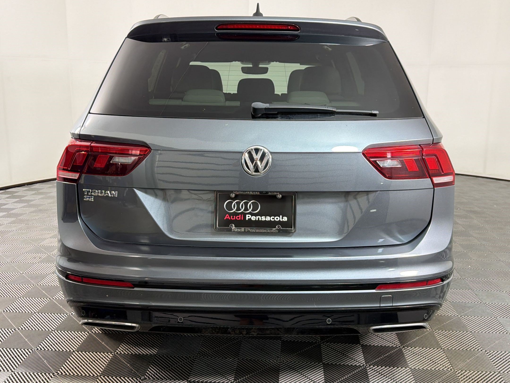 Used 2021 Volkswagen Tiguan SE R-Line FWD image 7