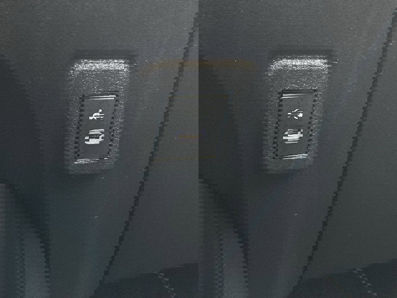 Used 2025 Toyota Corolla LE image 35