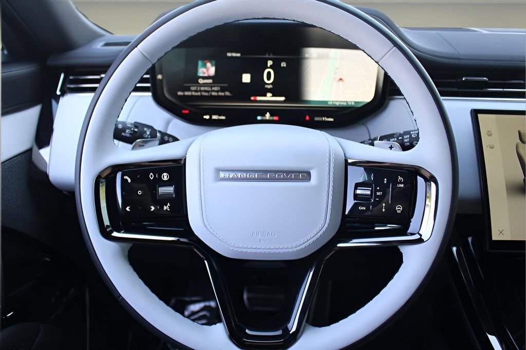 Used 2025 Land Rover Range Rover Sport Dynamic SE image 19