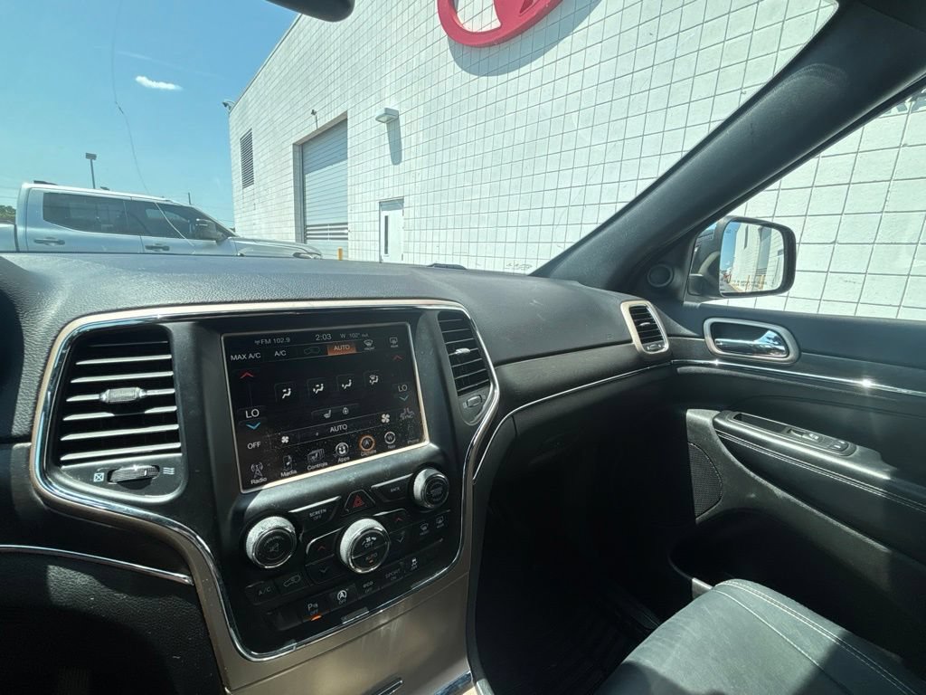 Used 2017 Jeep Grand Cherokee Limited AWD/4WD image 15