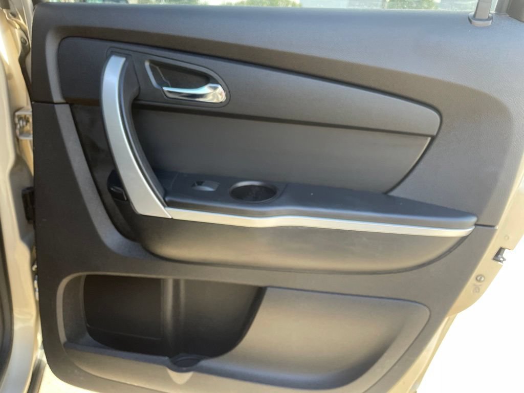Used 2011 GMC Acadia SLE FWD image 24