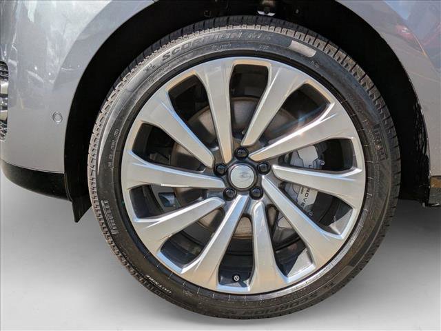 New 2025 Land Rover Range Rover SE image 10