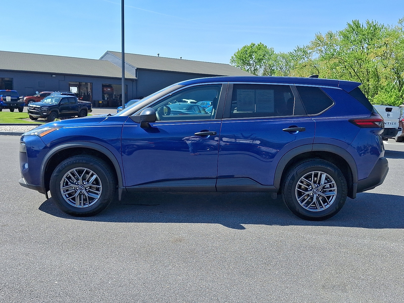 Certified 2023 Nissan Rogue S AWD/4WD image 5