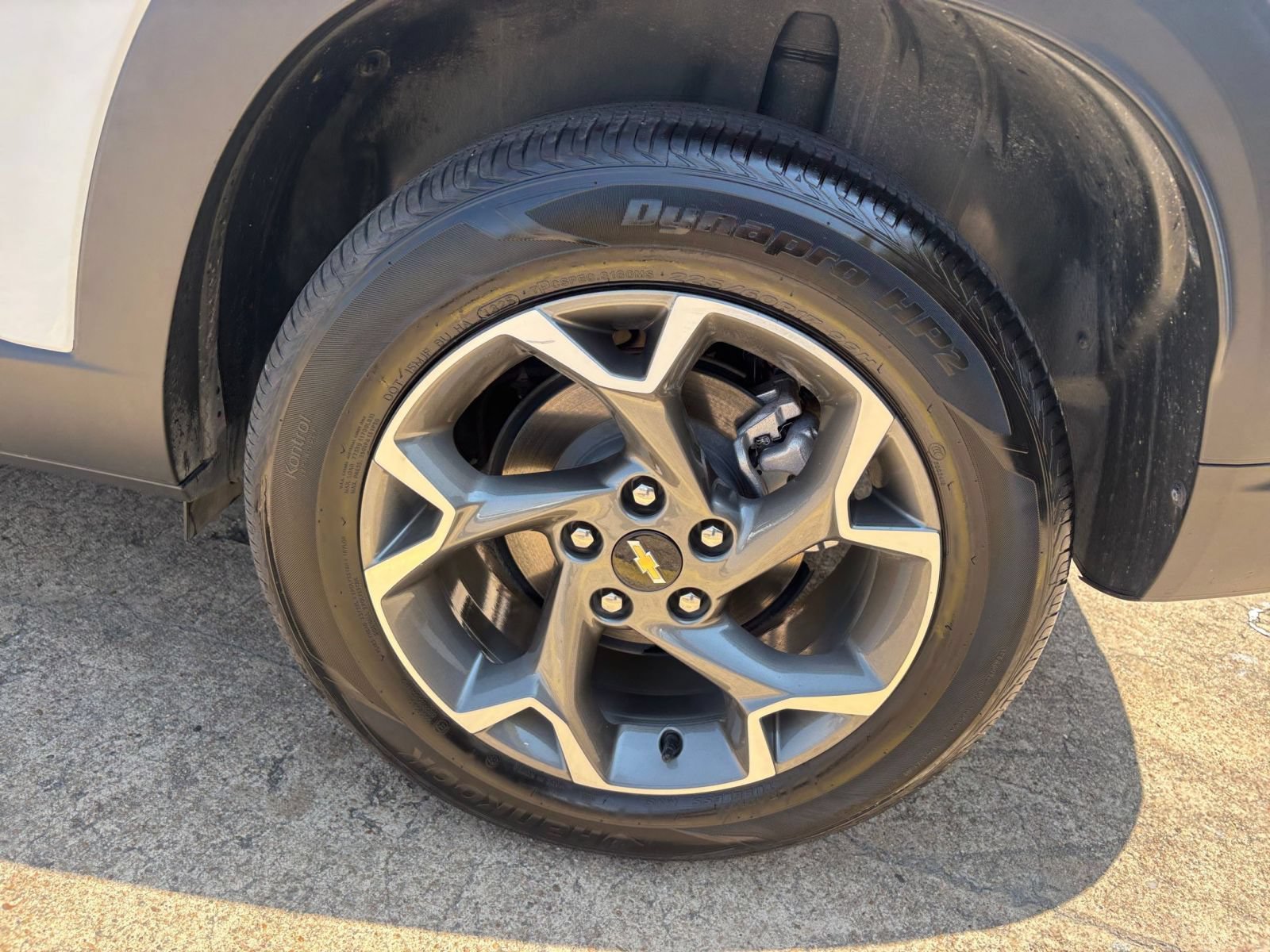 Used 2025 Chevrolet Trax LT FWD image 24