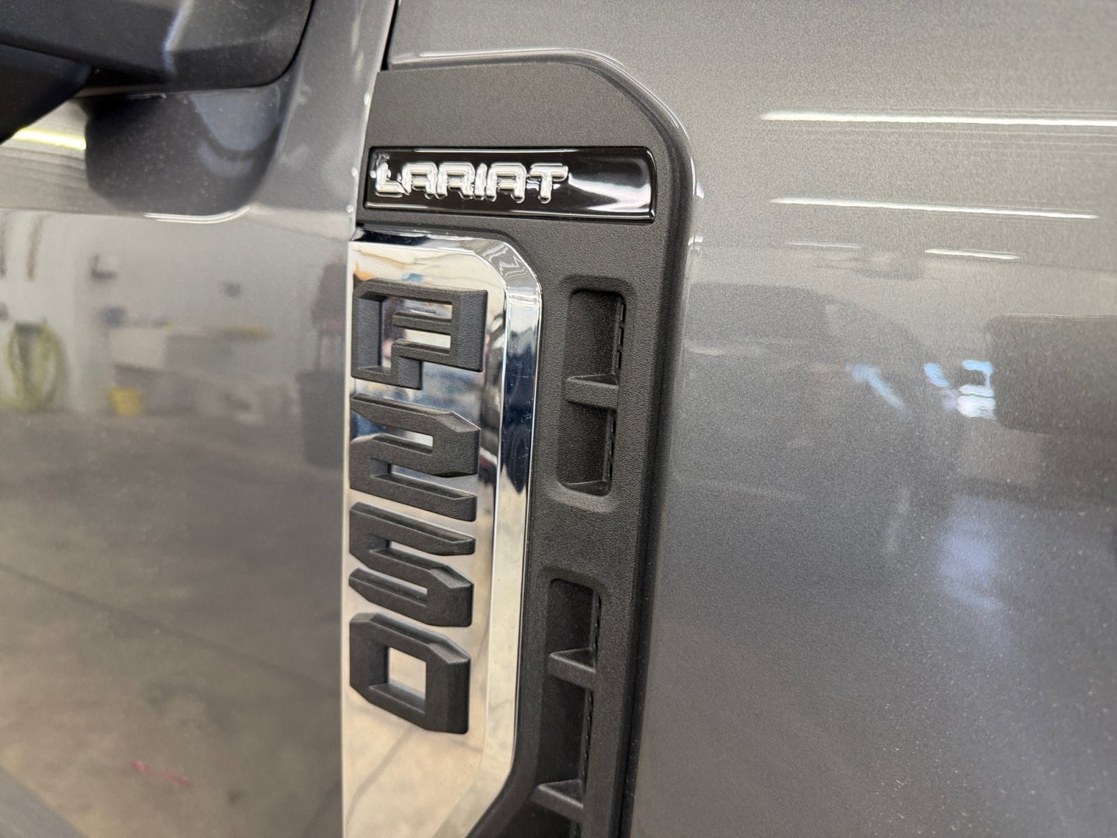 Used 2024 Ford F250 Lariat w/ FX4 Off-Road Package AWD/4WD image 34