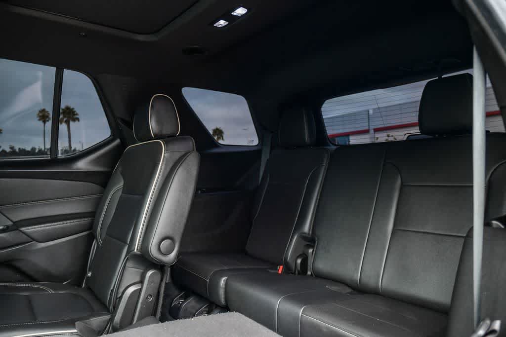 Used 2022 Chevrolet Traverse Premier FWD image 19