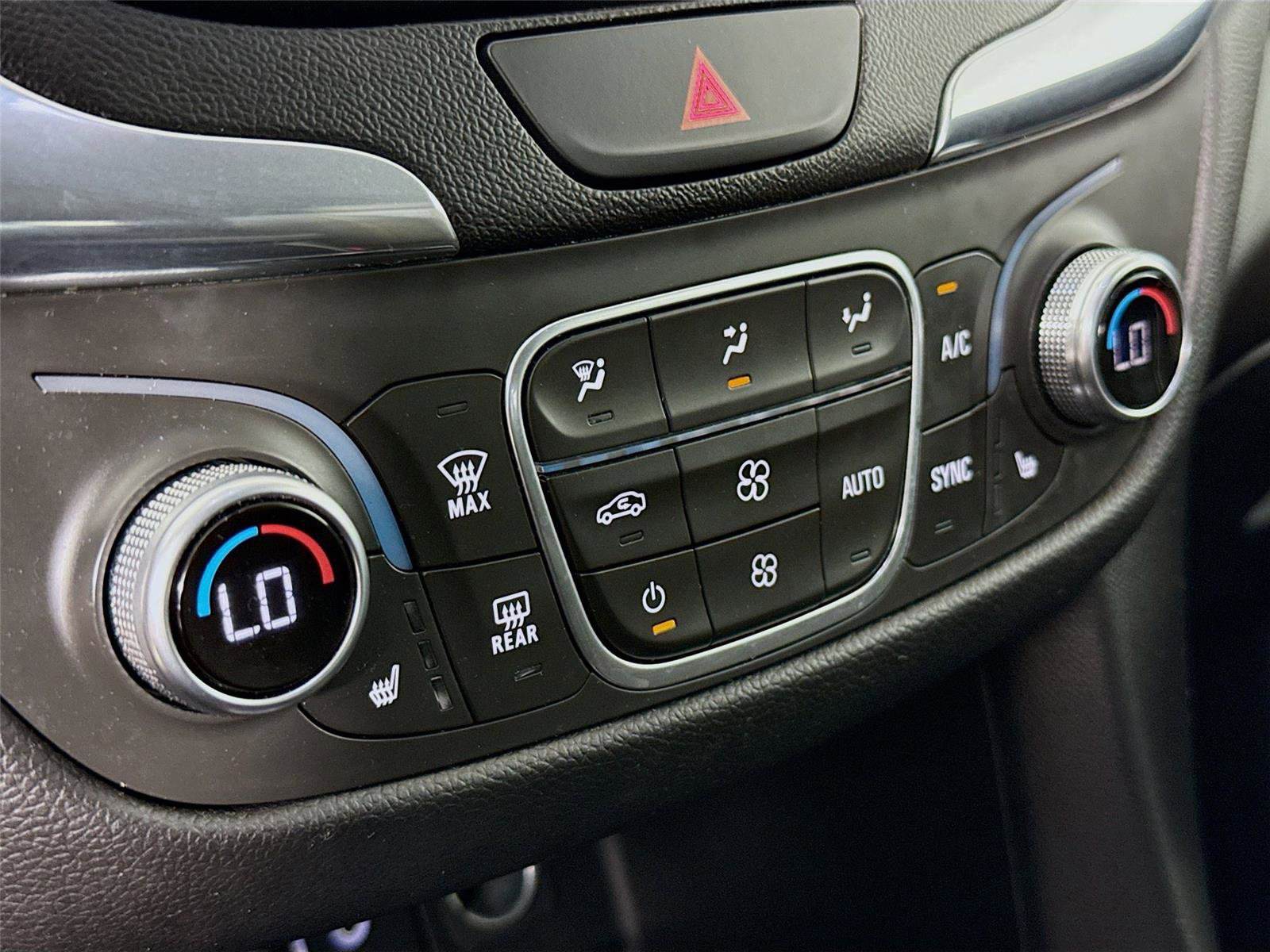 Used 2019 Chevrolet Equinox LT image 16