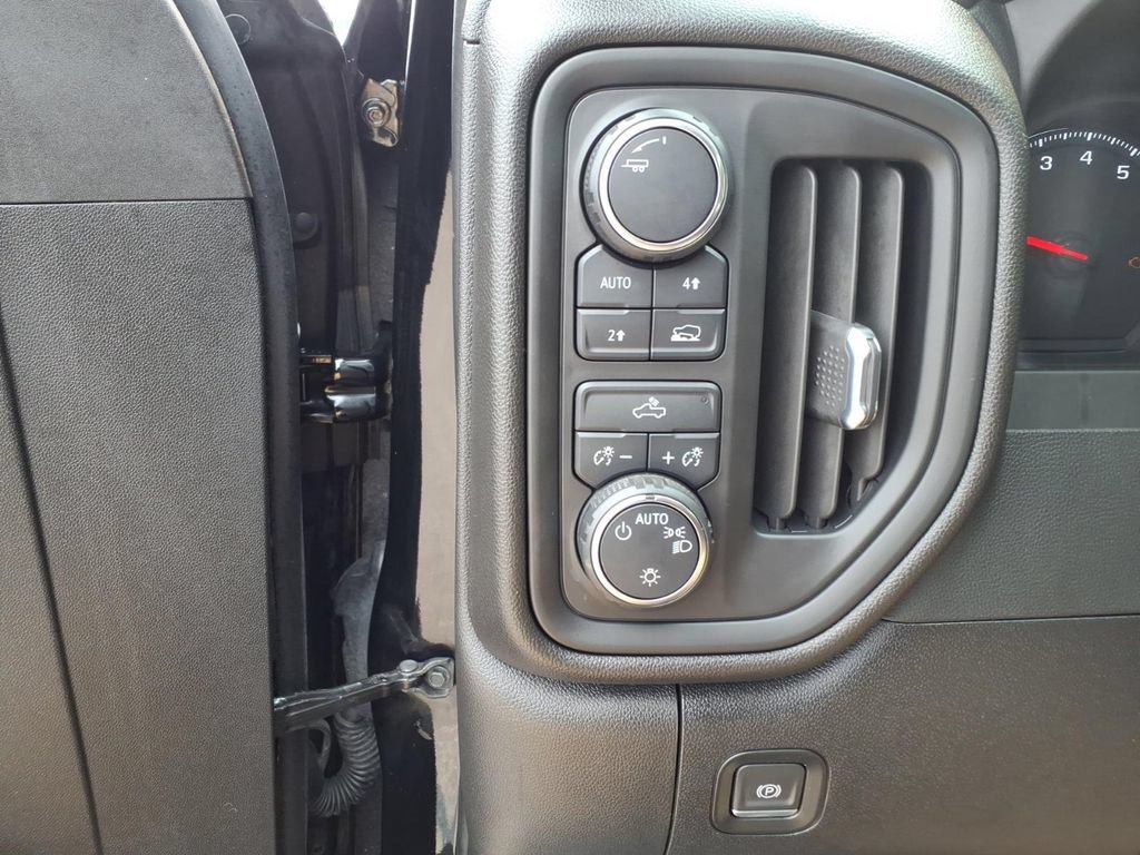 Certified 2024 Chevrolet Silverado 1500 Custom AWD/4WD image 21