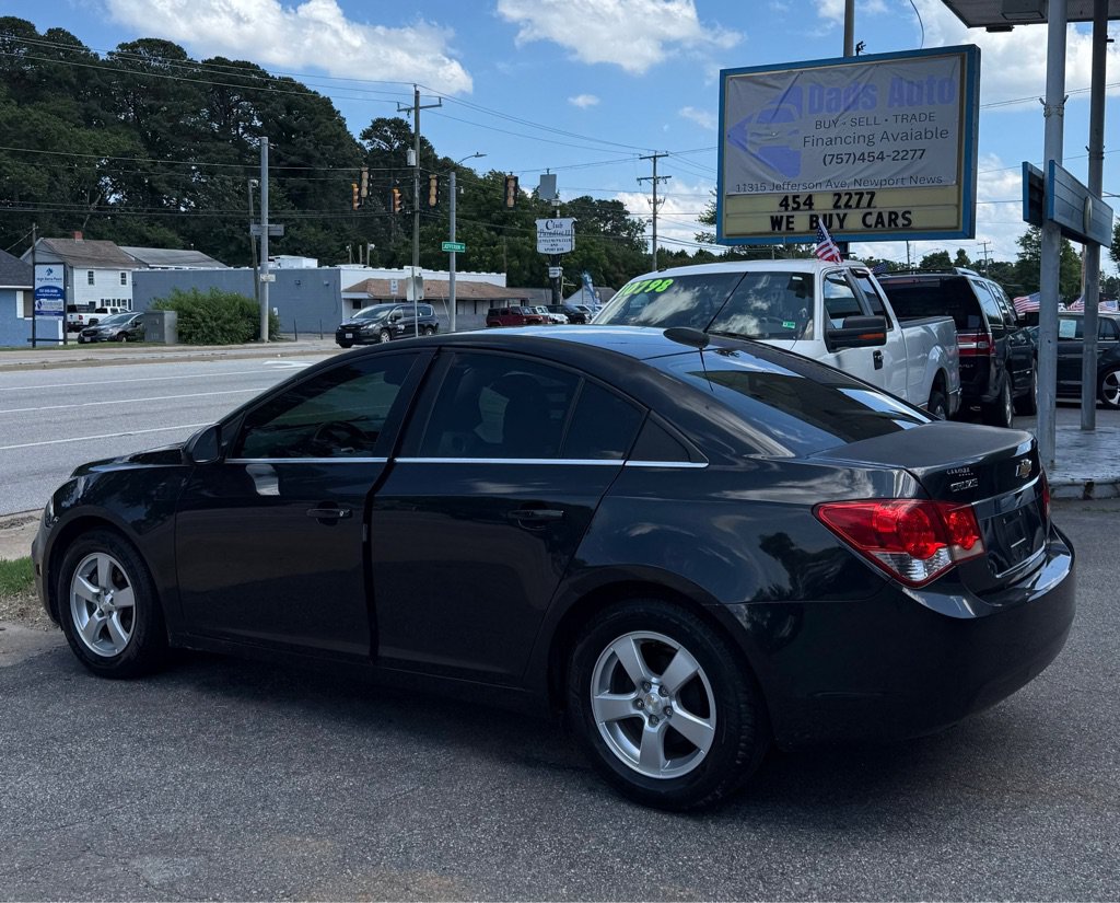 Used 2016 Chevrolet Cruze LT FWD image 2