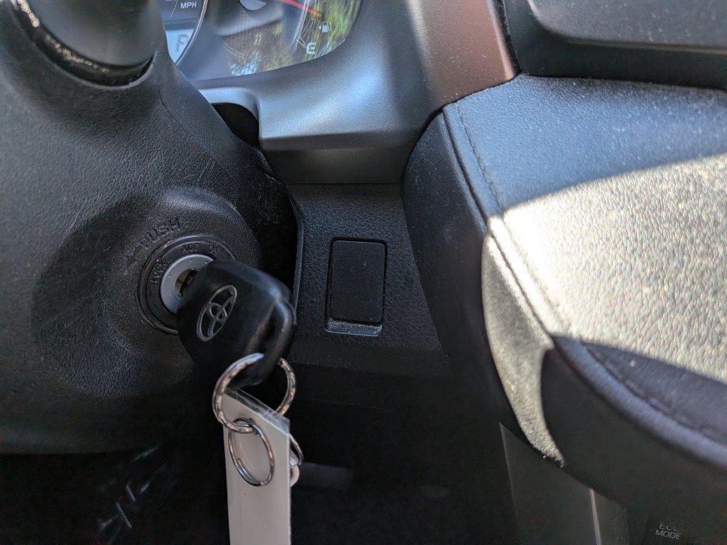 Used 2014 Toyota RAV4 LE FWD image 15