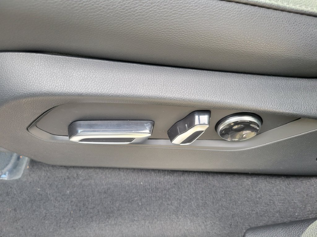 Used 2025 Acura MDX FWD image 17