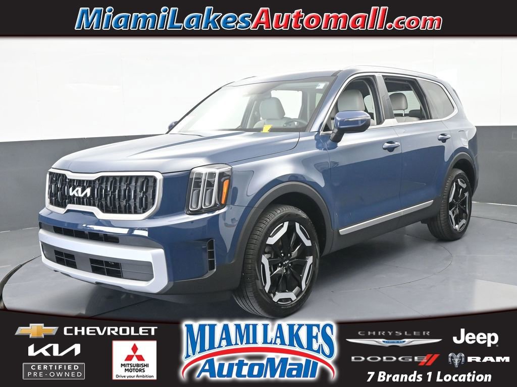 Used 2025 Kia Telluride EX w/ EX Captain's Chair Package image 1