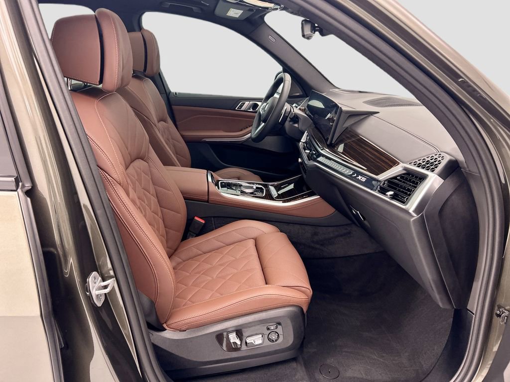 Certified 2026 BMW X5 xDrive40i w/ M Sport Package image 19
