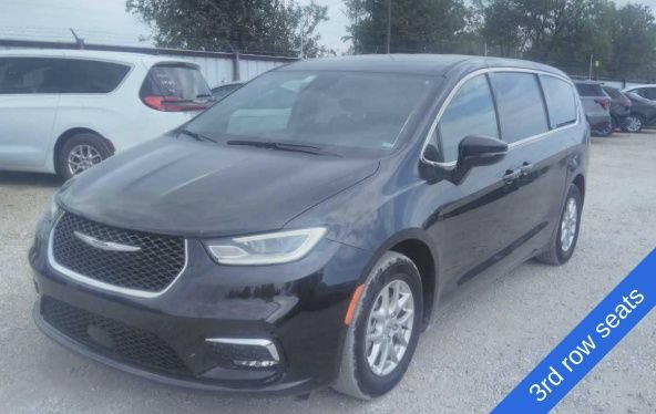 Used 2025 Chrysler Pacifica Select FWD image 7