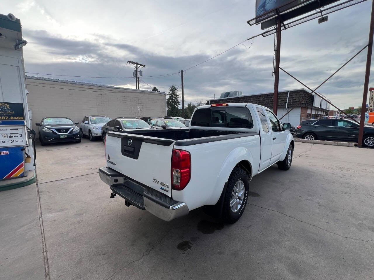 Used 2017 Nissan Frontier SV AWD/4WD image 7