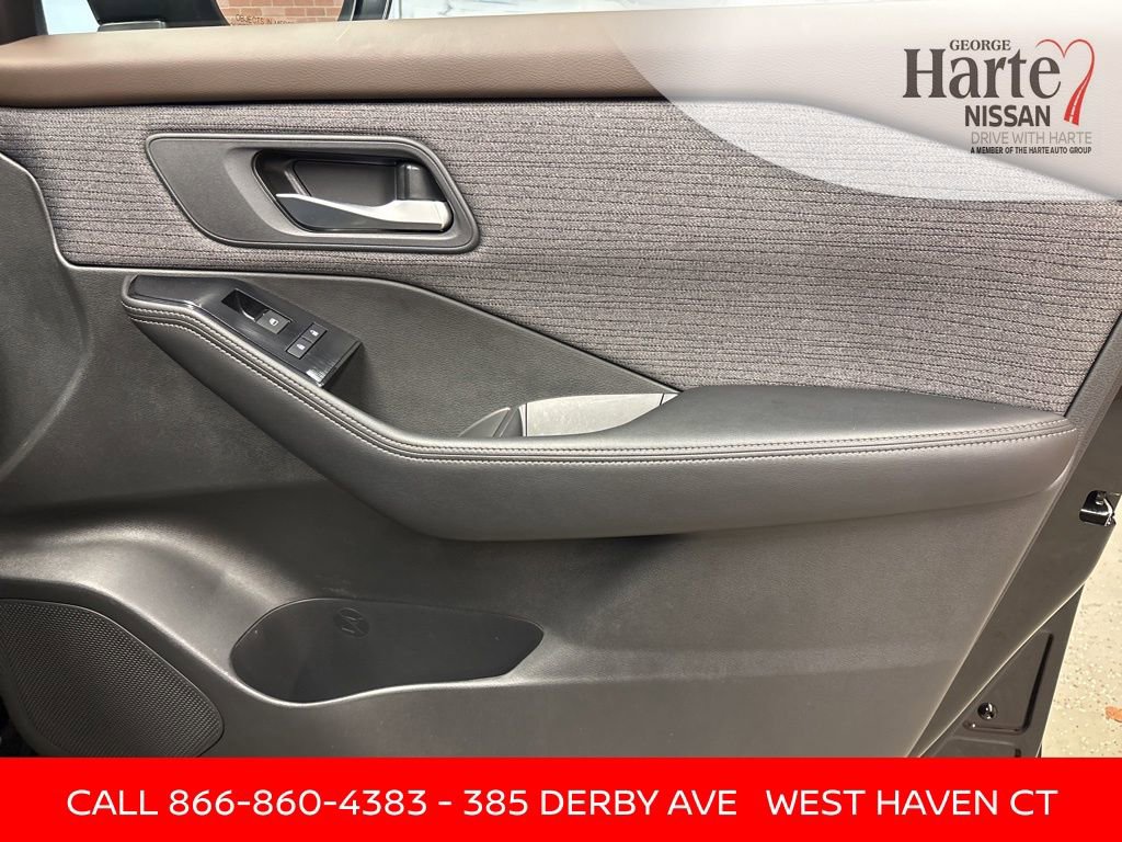 Certified 2023 Nissan Rogue SV image 36