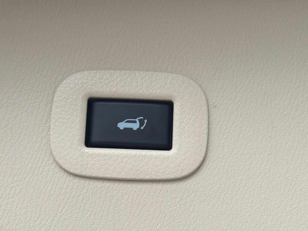 Used 2023 INFINITI QX80 Sensory w/ All-Season Package AWD/4WD image 37