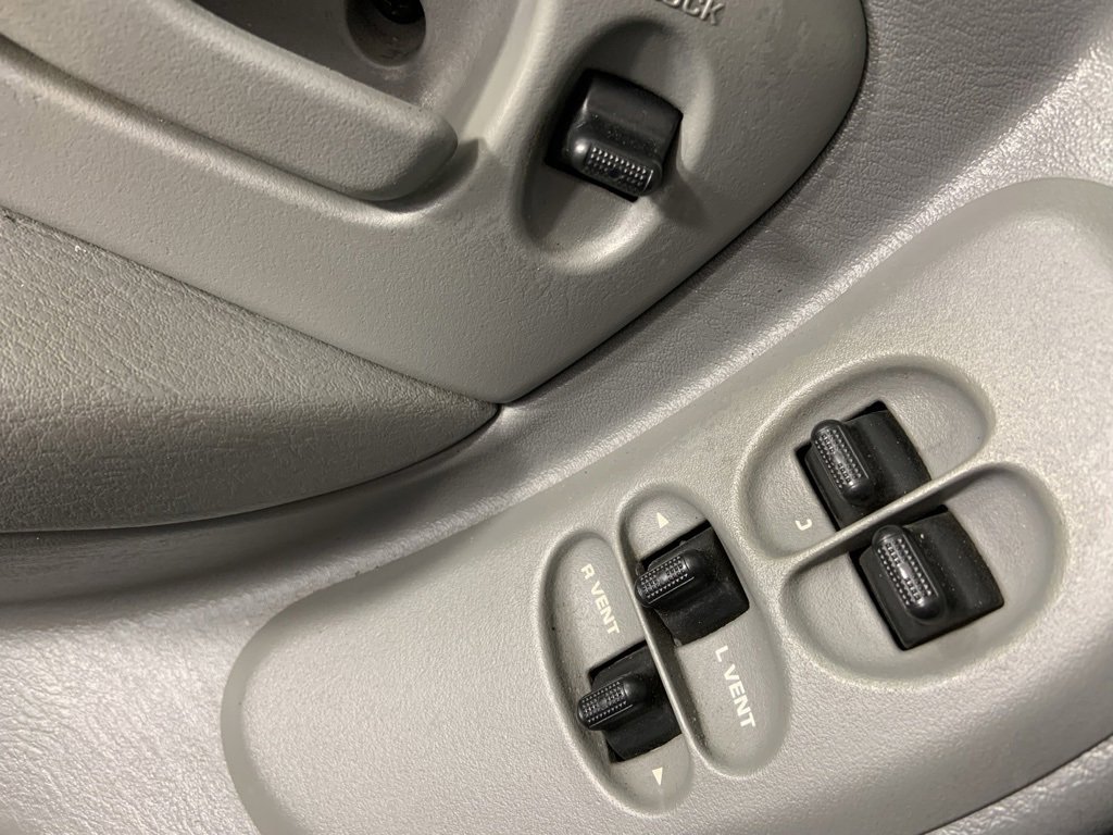 Used 2004 Dodge Grand Caravan SXT image 22