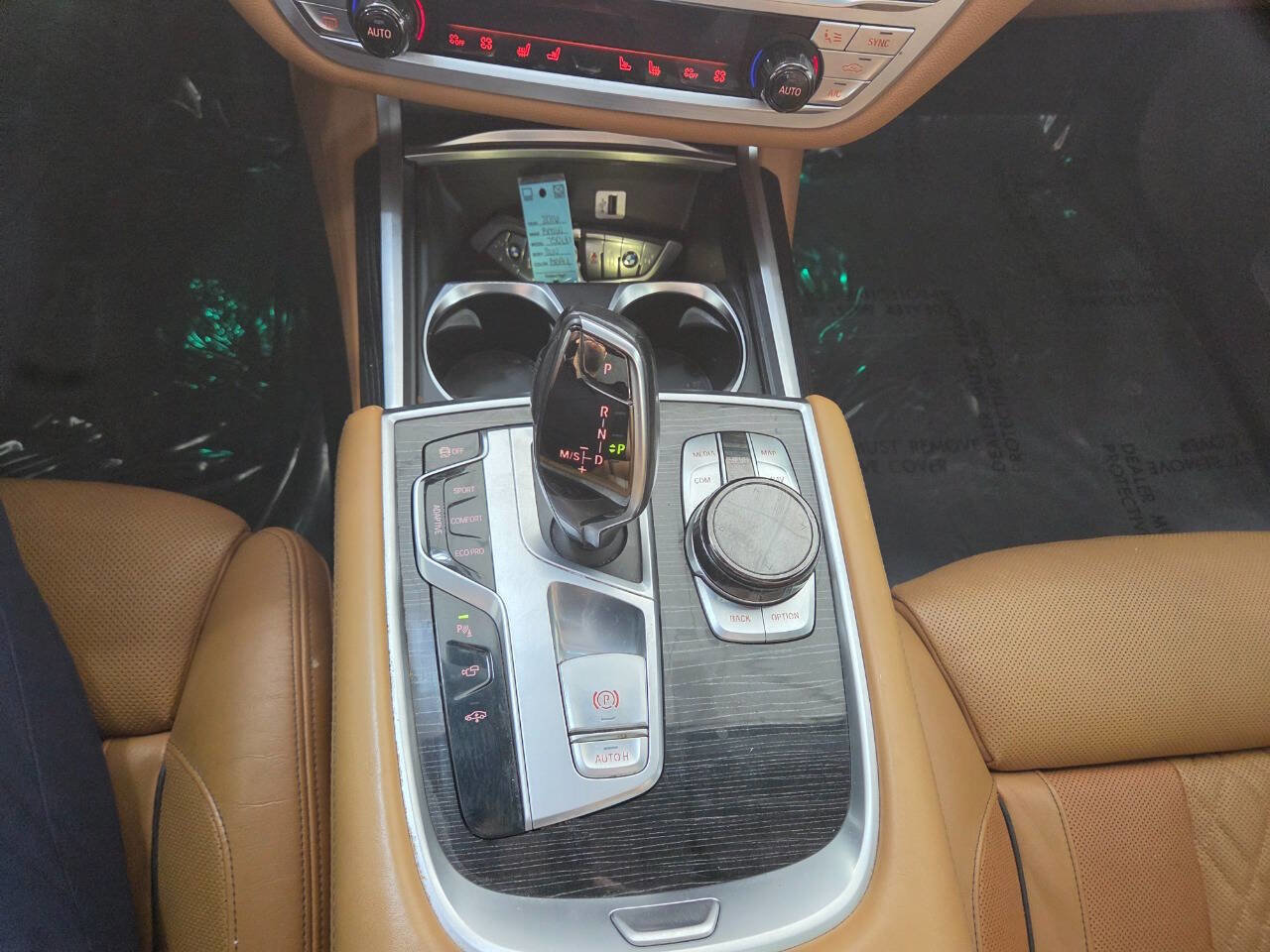 Used 2016 BMW 750i xDrive image 33