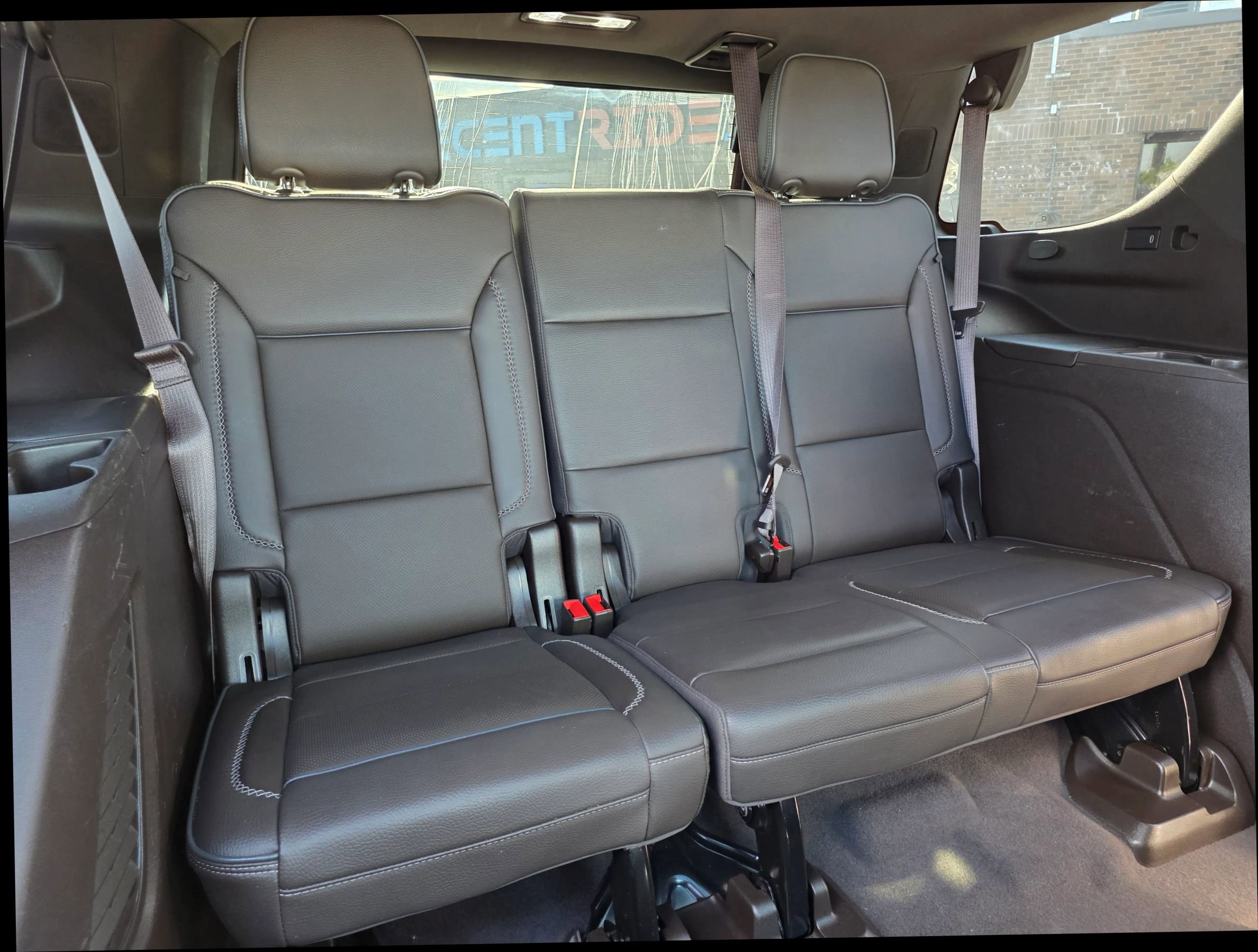 Used 2021 GMC Yukon Denali w/ Denali Ultimate Package AWD/4WD image 19