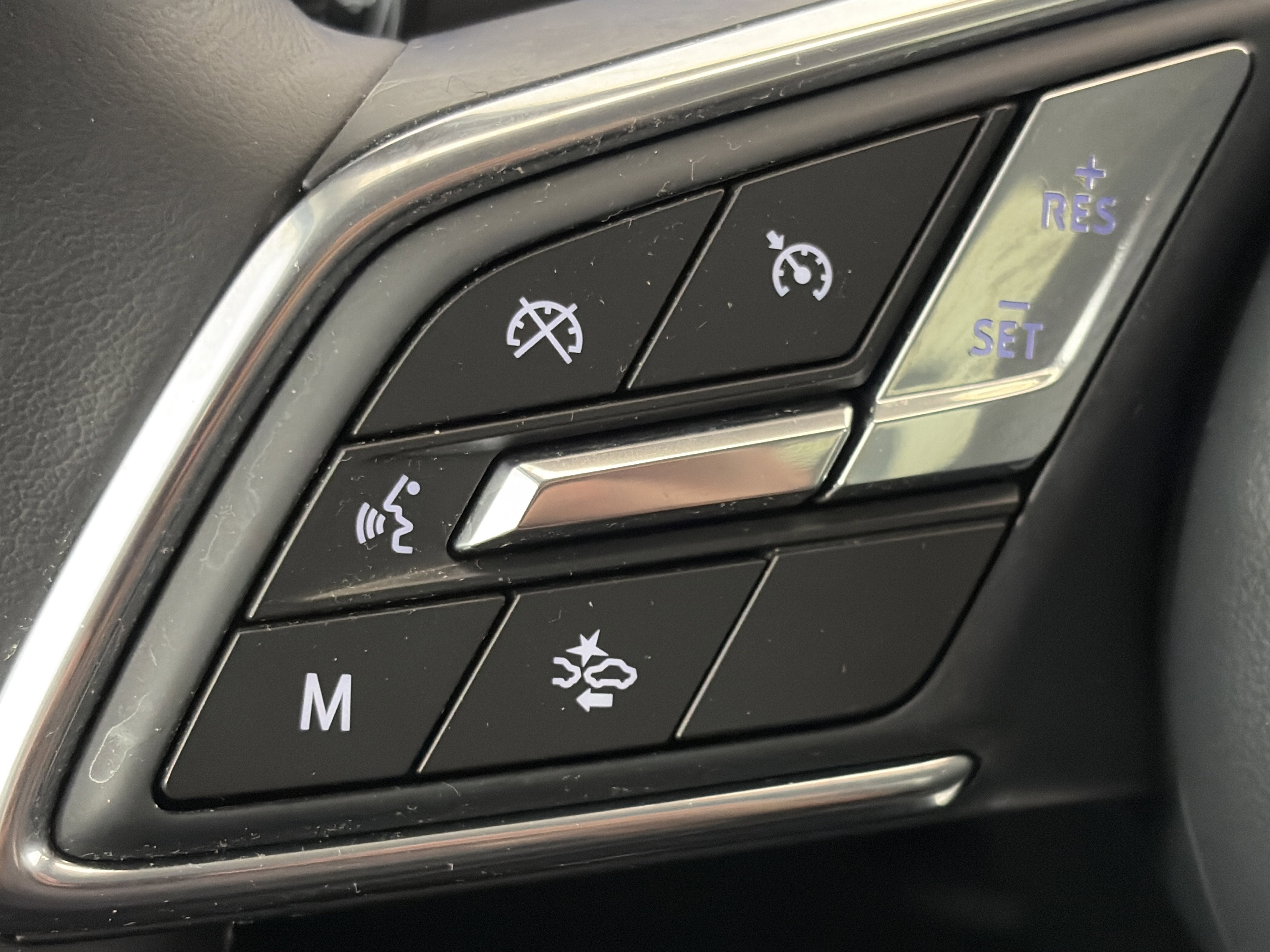 Used 2024 Buick Envision Avenir image 18