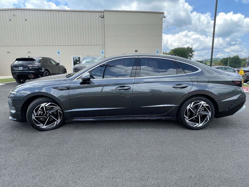 Used 2024 Hyundai Sonata SEL w/ Convenience Package FWD image 6