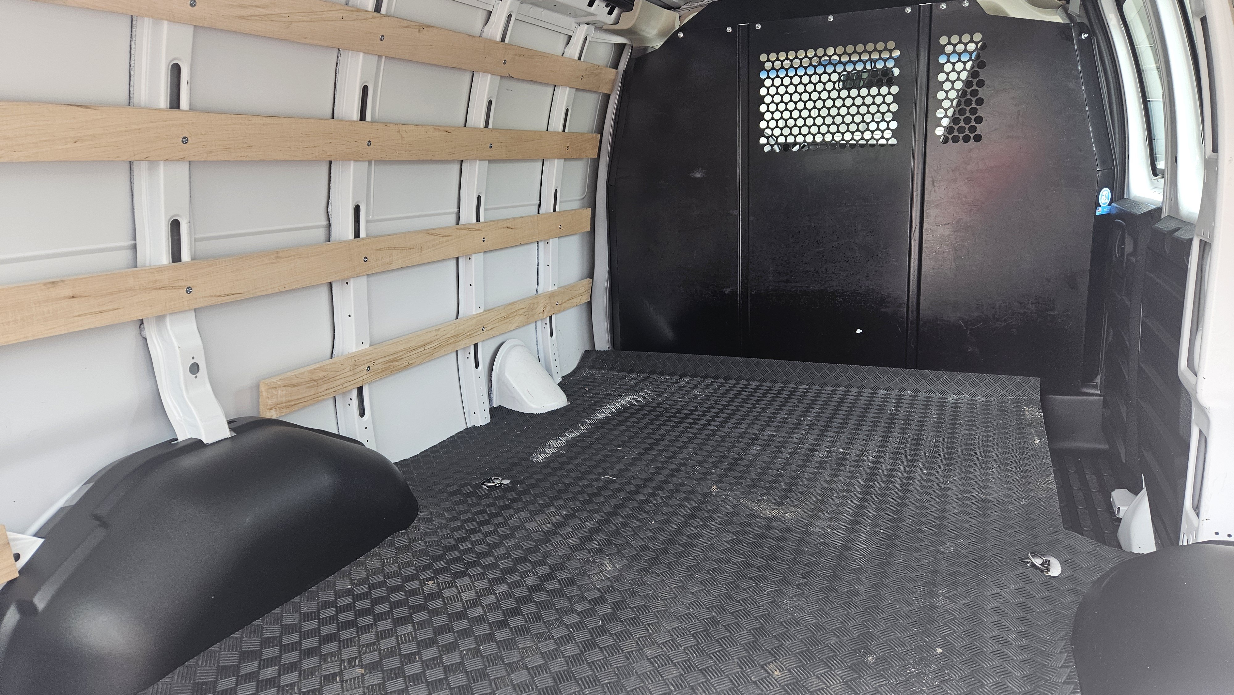 Used 2025 Chevrolet Express 2500 w/ Driver Convenience Package RWD image 8