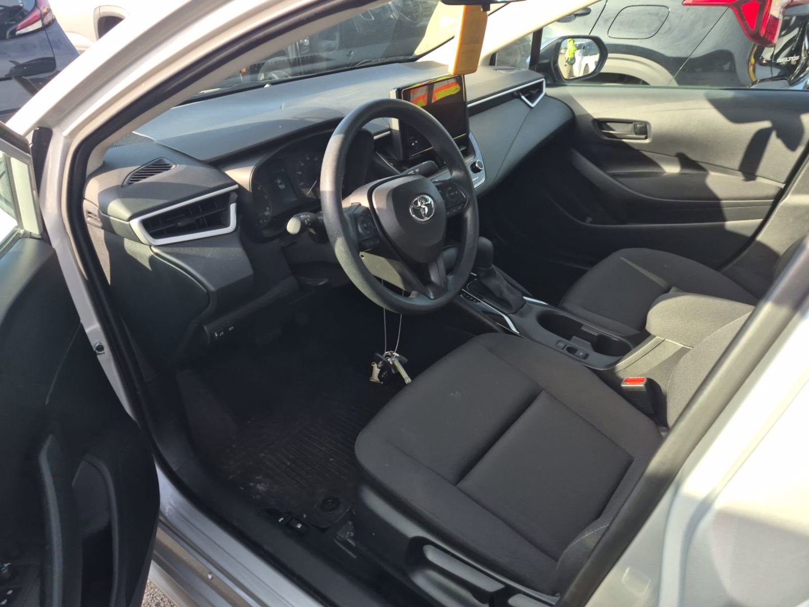 Used 2025 Toyota Corolla LE FWD image 6