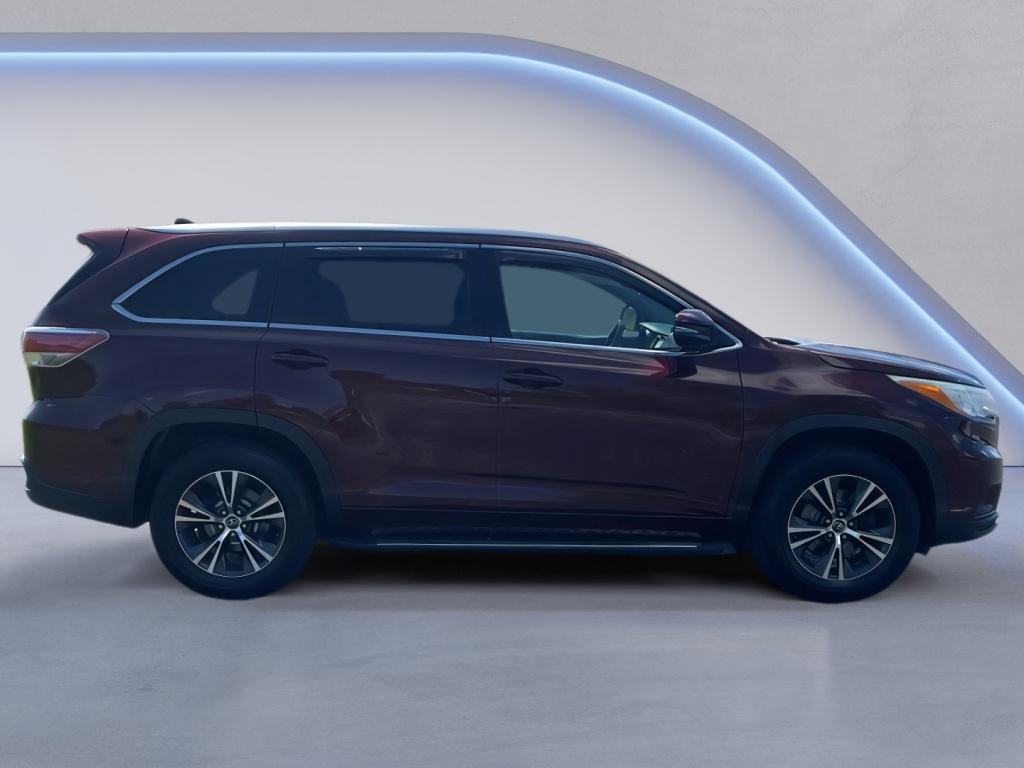 Used 2016 Toyota Highlander XLE FWD image 7