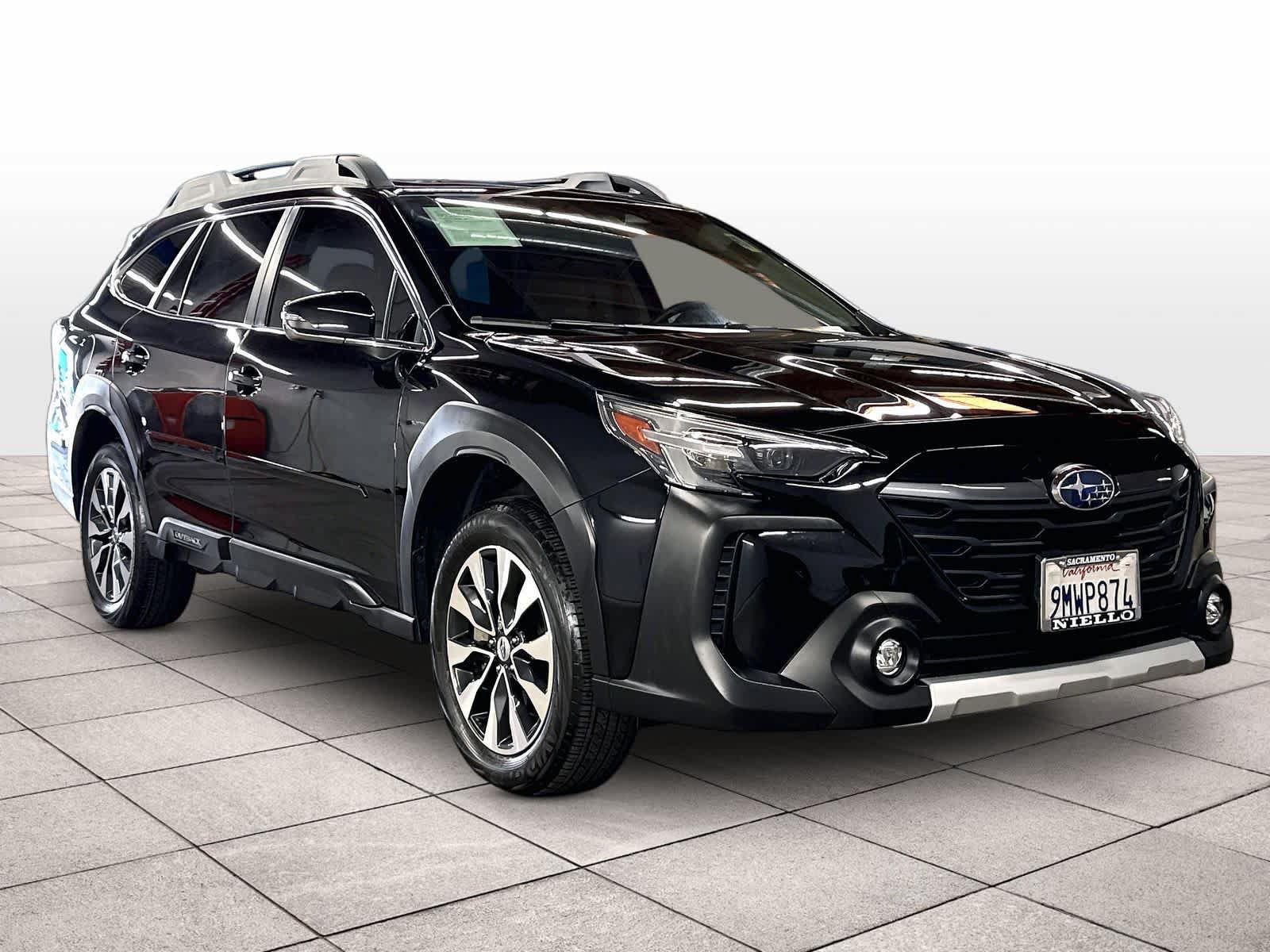 Used 2025 Subaru Outback Limited AWD/4WD image 2