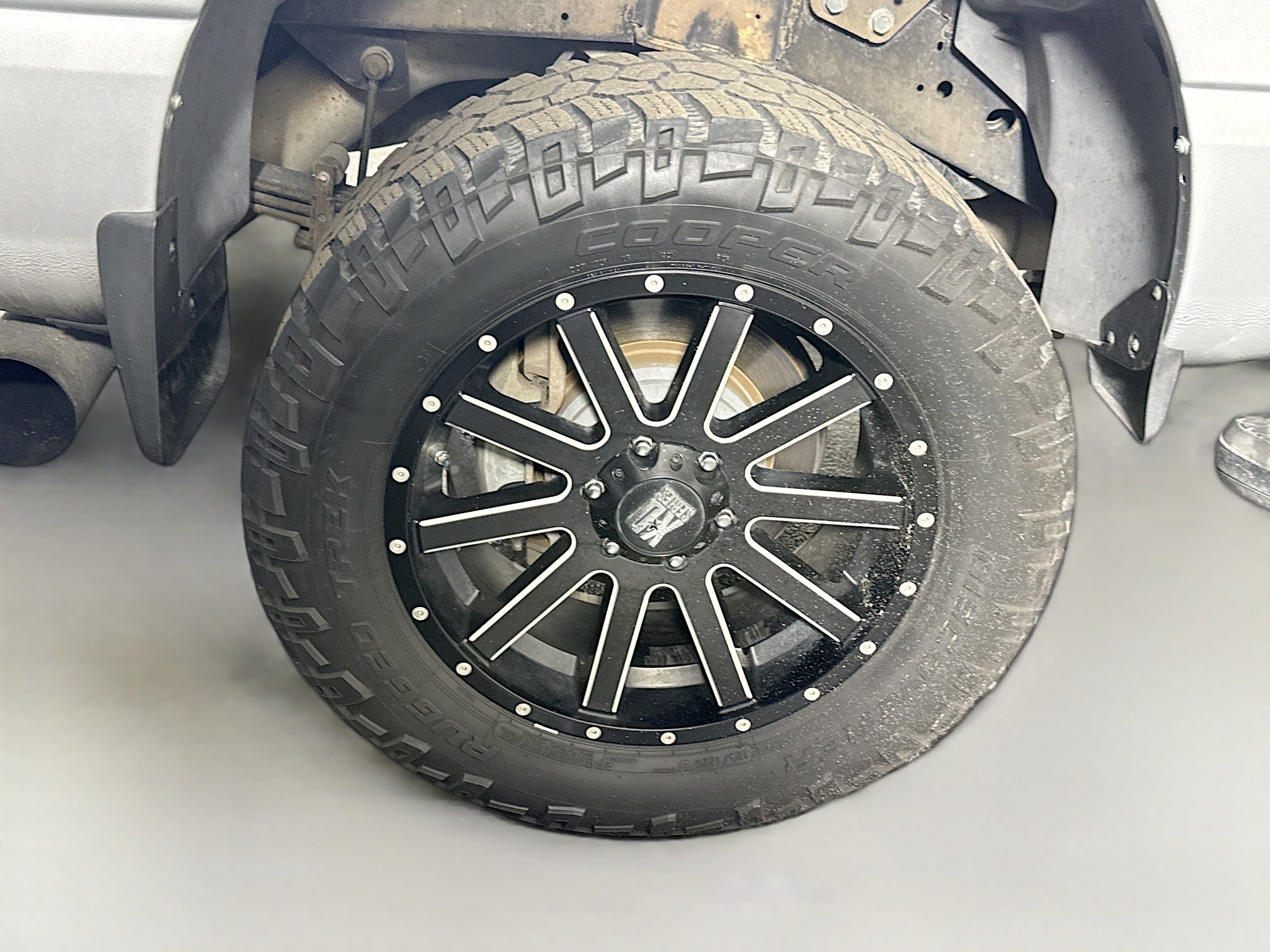 Used 2017 Nissan Titan SV AWD/4WD image 33