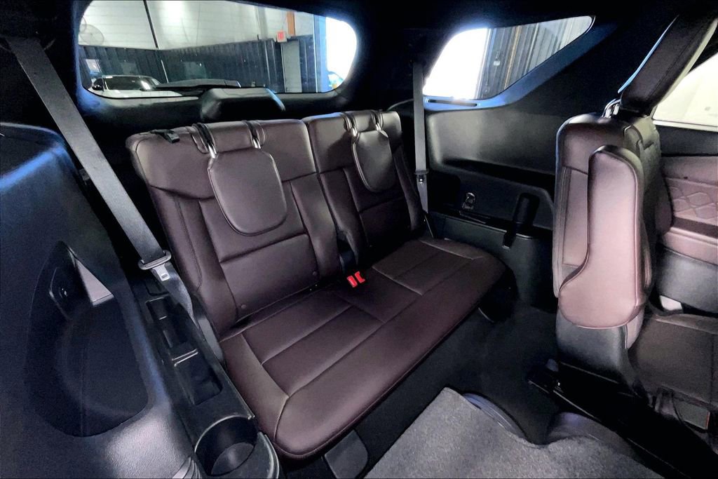 Used 2025 Ford Explorer Platinum w/ LUX Leather Package image 39