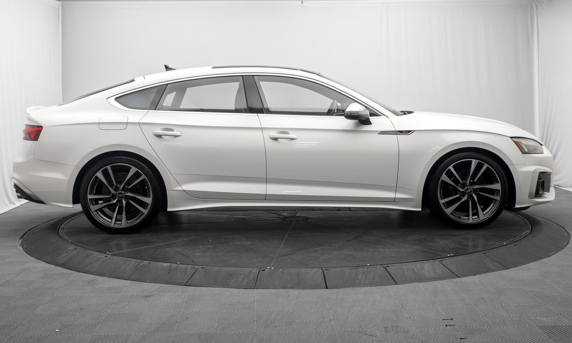 Used 2023 Audi S5 Premium Plus w/ Premium Plus Package AWD/4WD image 2