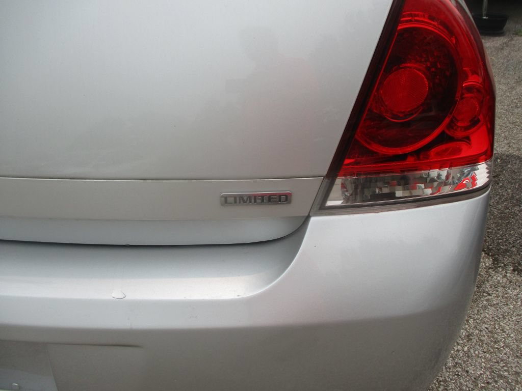 Used 2014 Chevrolet Impala LT w/ LT Sunroof Package FWD image 9