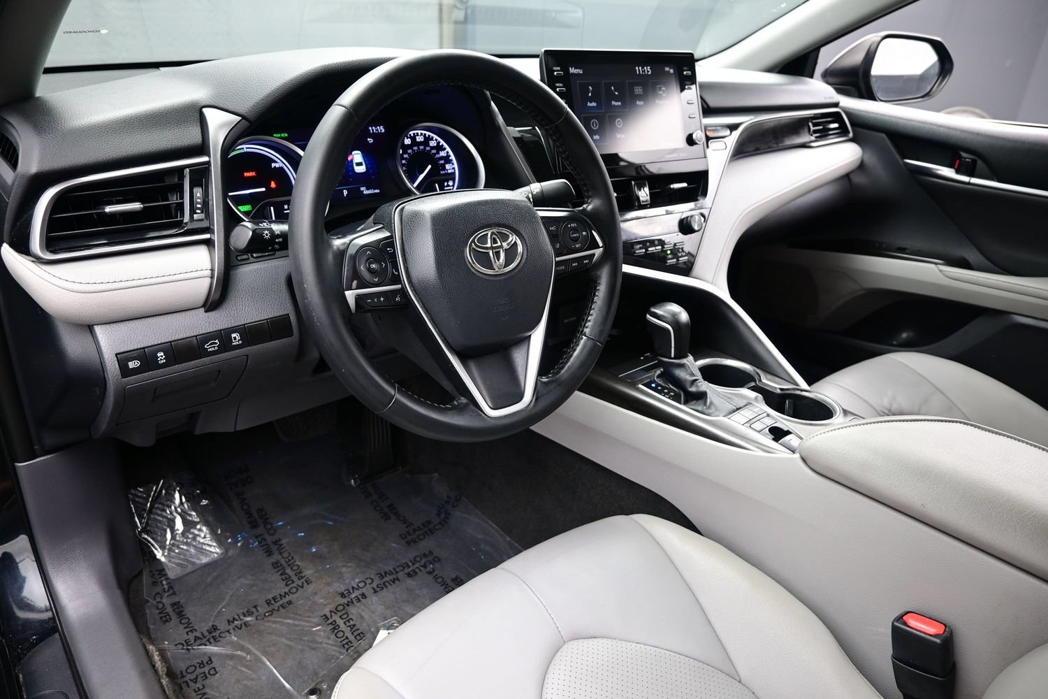 Used 2022 Toyota Camry XLE FWD image 11