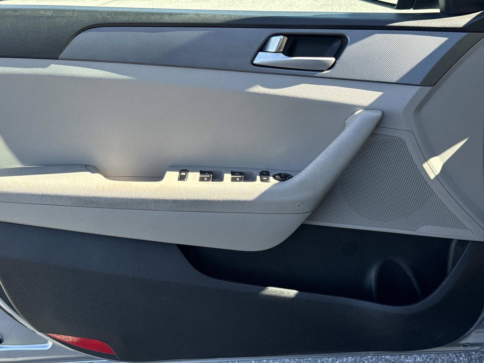 Used 2017 Hyundai Sonata SE FWD image 21