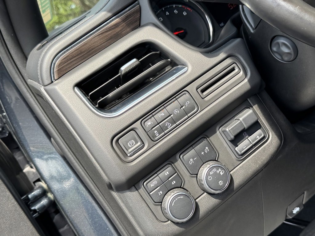 Used 2021 Chevrolet Tahoe Z71 w/ Z71 Signature Package image 30