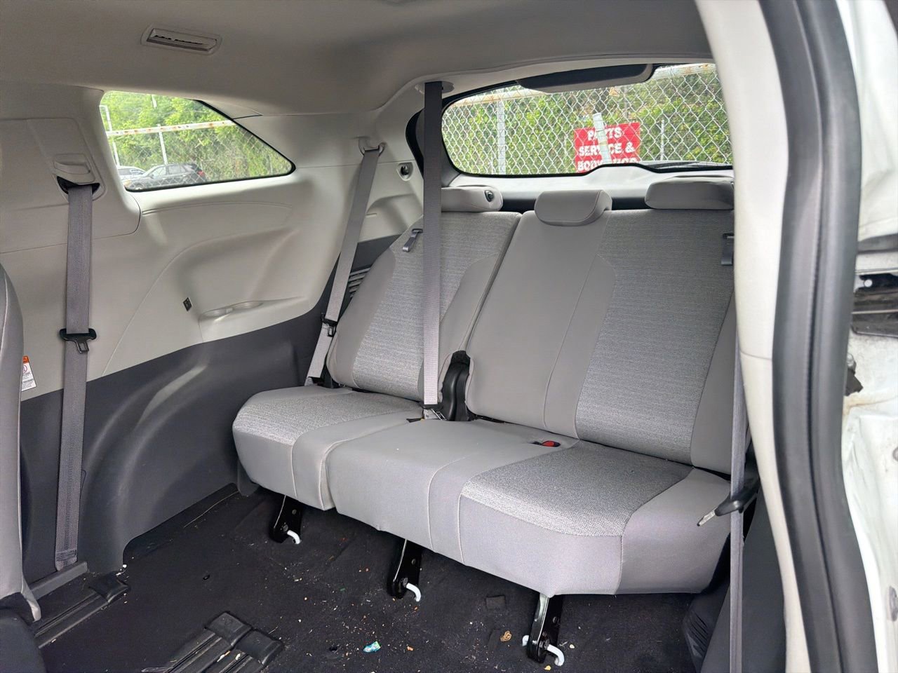 Used 2023 Toyota Sienna LE FWD image 10