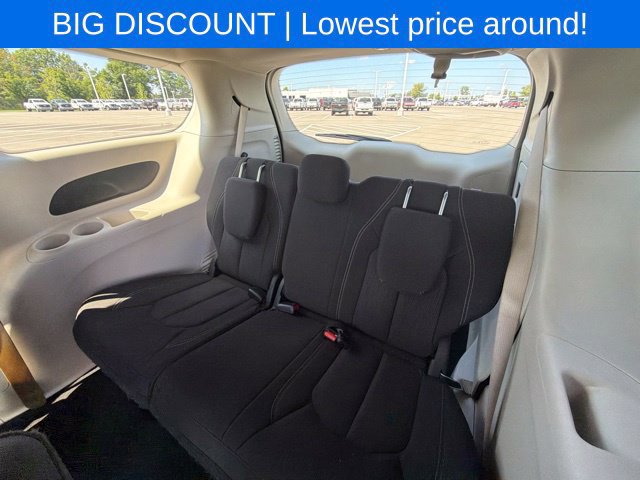 Used 2022 Chrysler Voyager LX FWD image 18