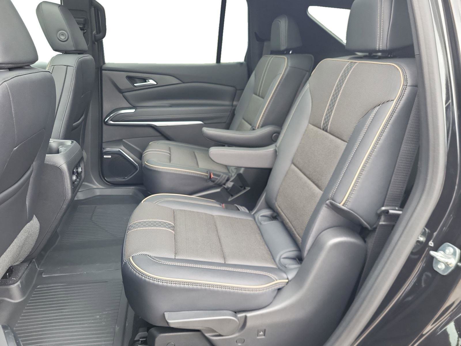 New 2026 Chevrolet Traverse High Country w/ LPO, Floor Liner Package AWD/4WD image 21