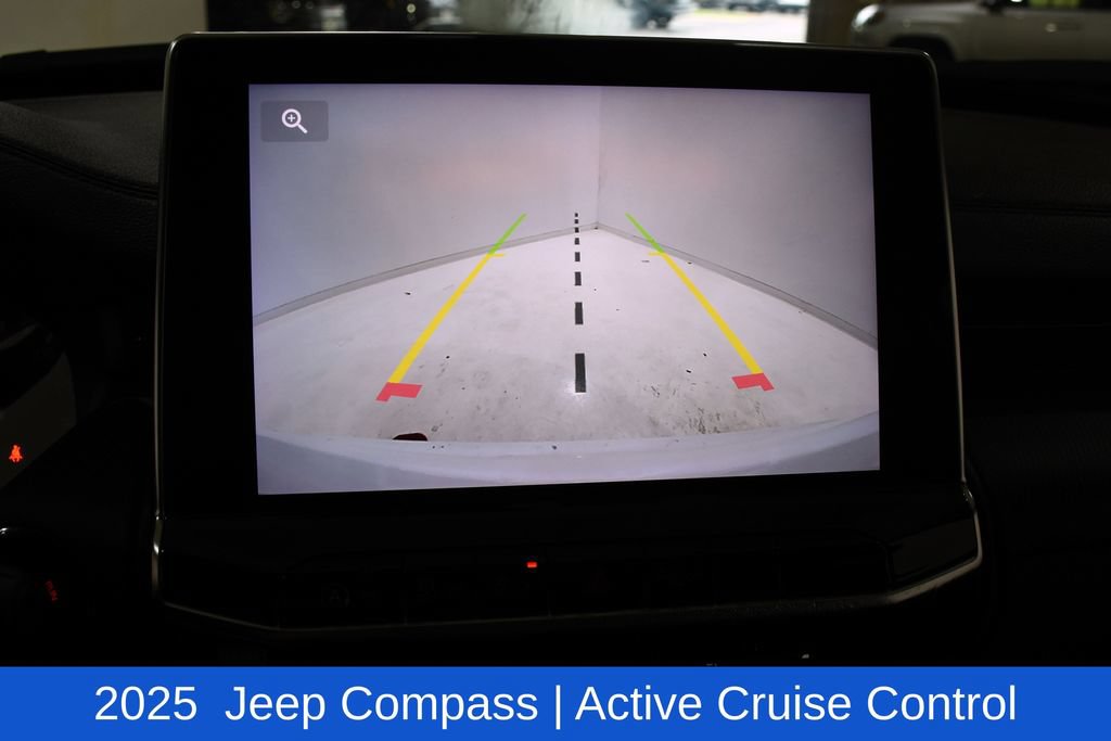 Used 2025 Jeep Compass Trailhawk AWD/4WD image 17